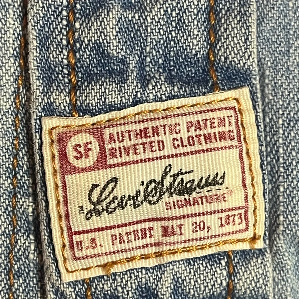 👖 VINTAGE Levi Strauss Signature Denim Button-Up‎ Shirt - Size S